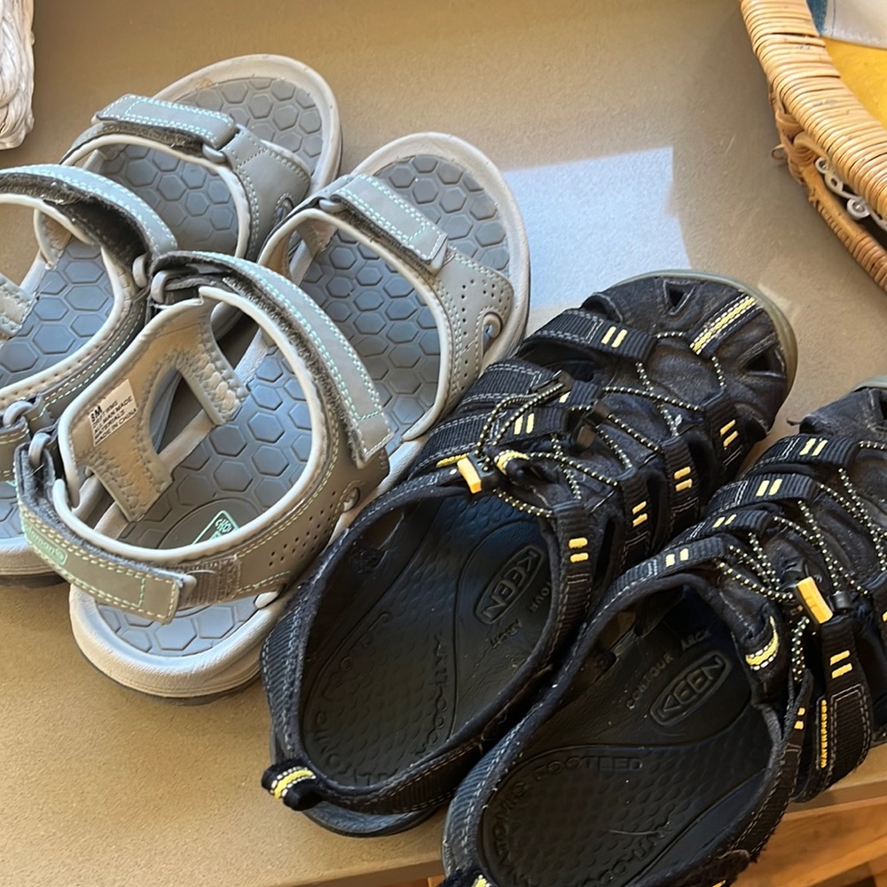 Almost perfect condition Keen and Coleman sandals.